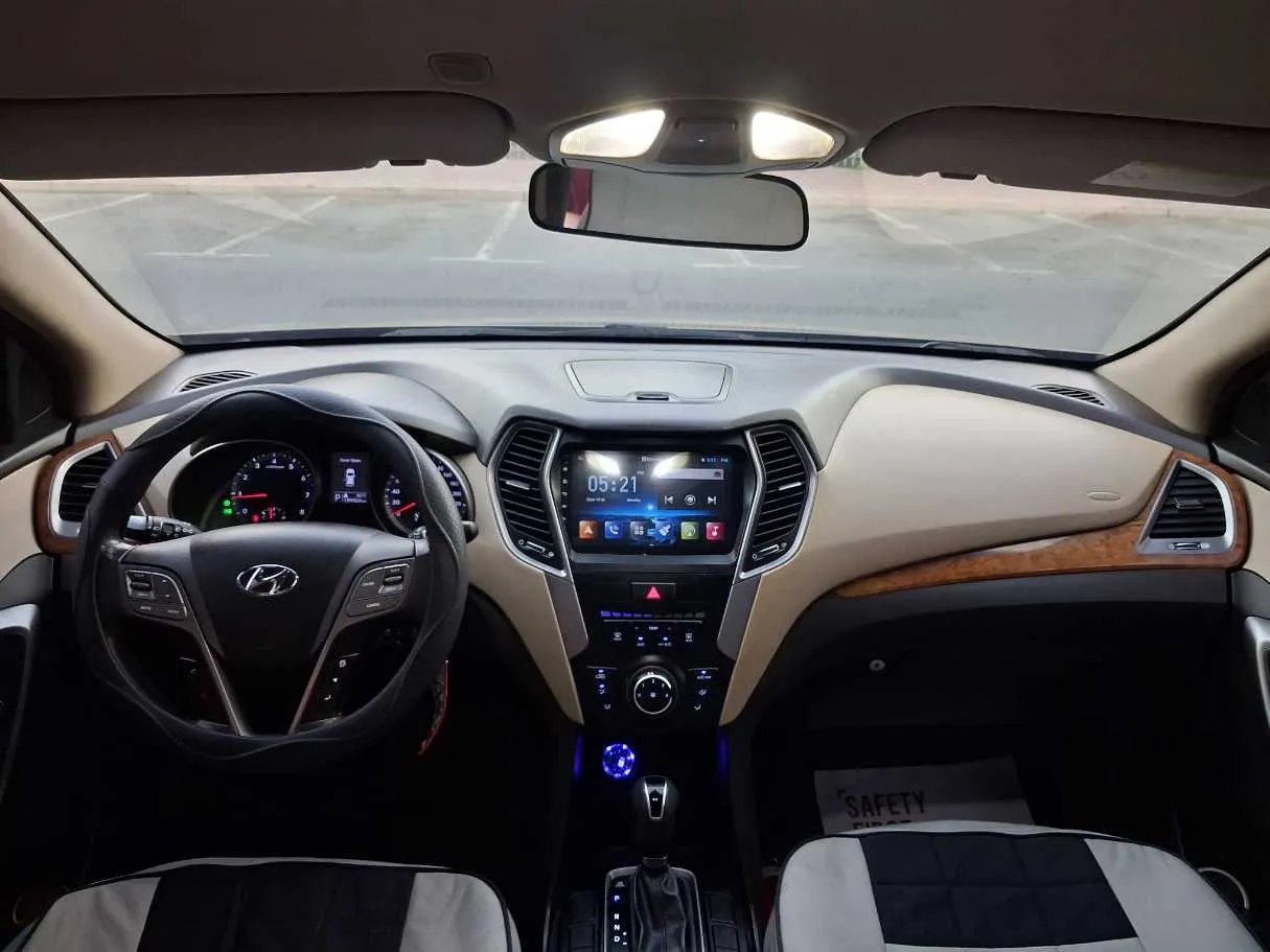 Car image 16