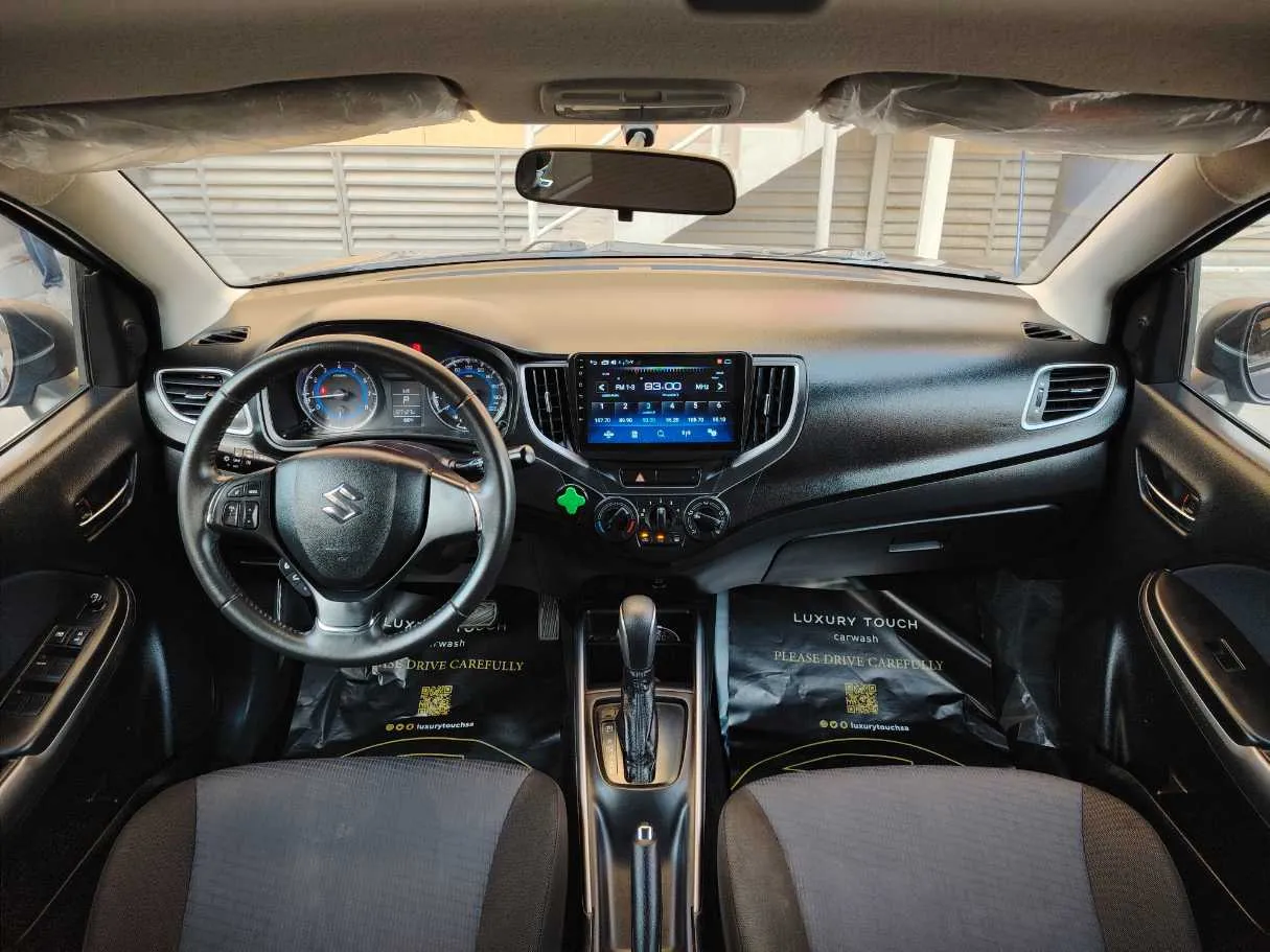 Car image 17