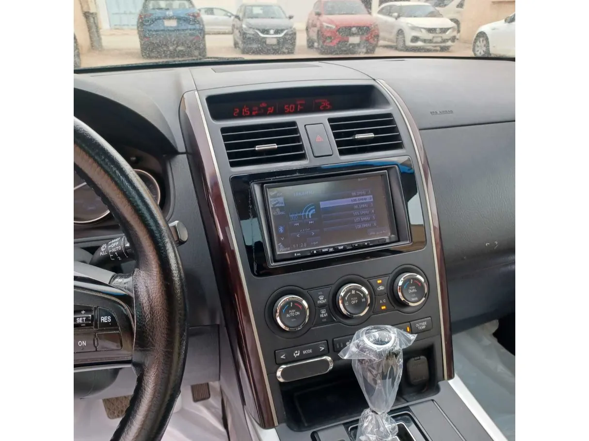 Car image 18