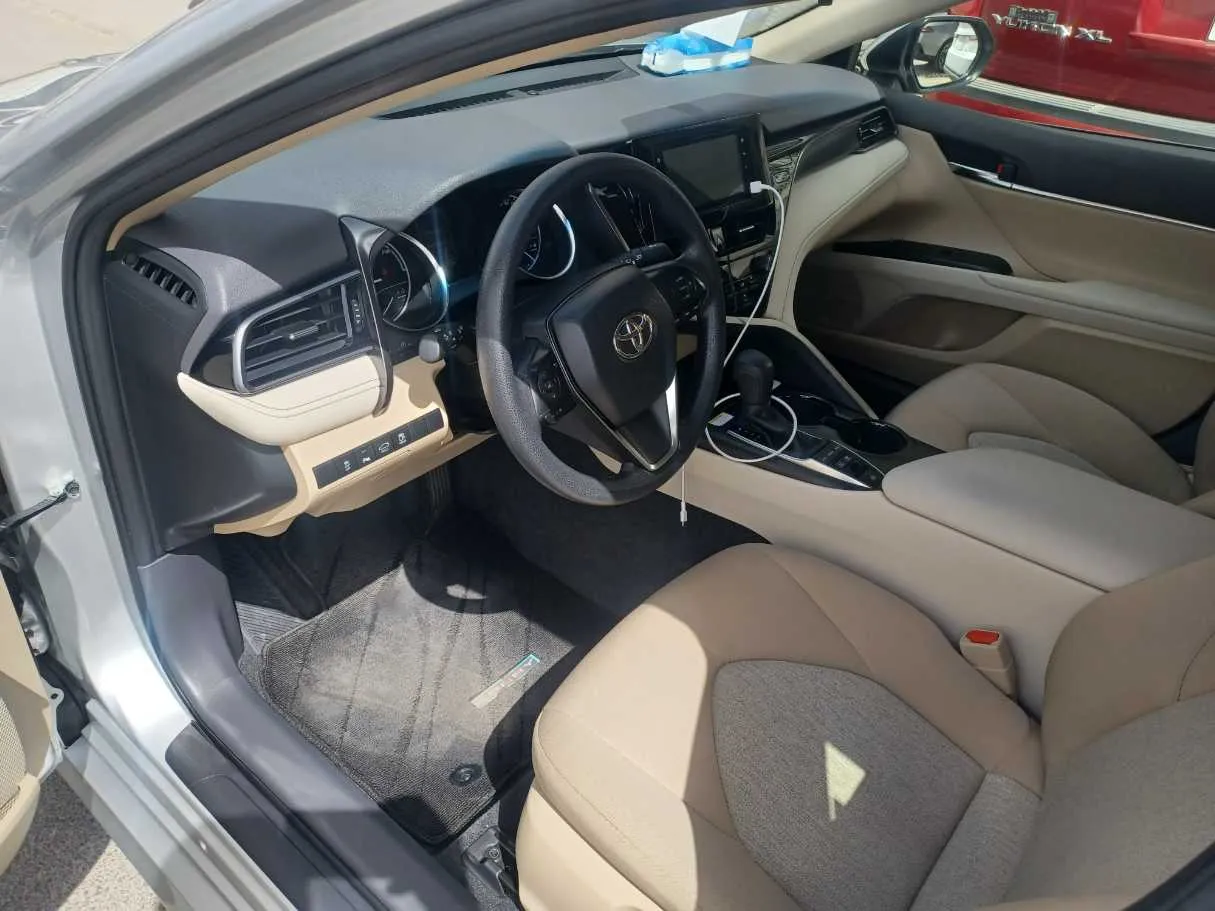 Car image 12