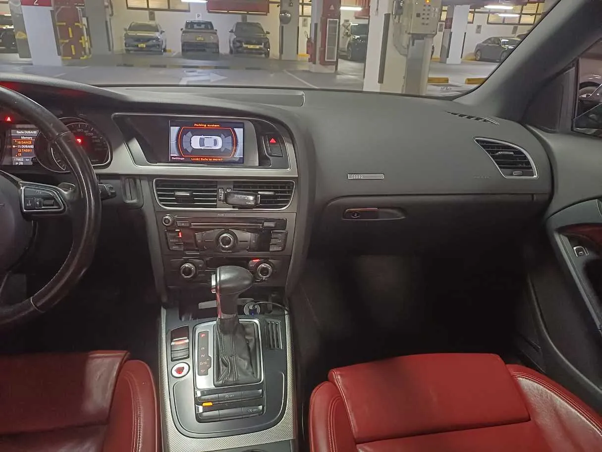 Car image 16