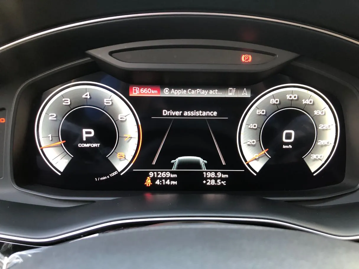 Car image 18