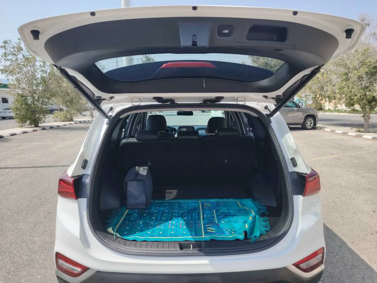 Car image 24