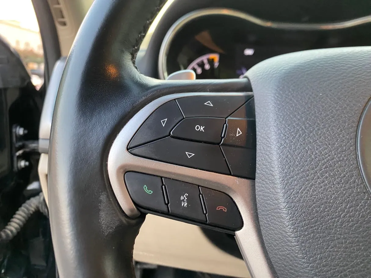 Car image 24