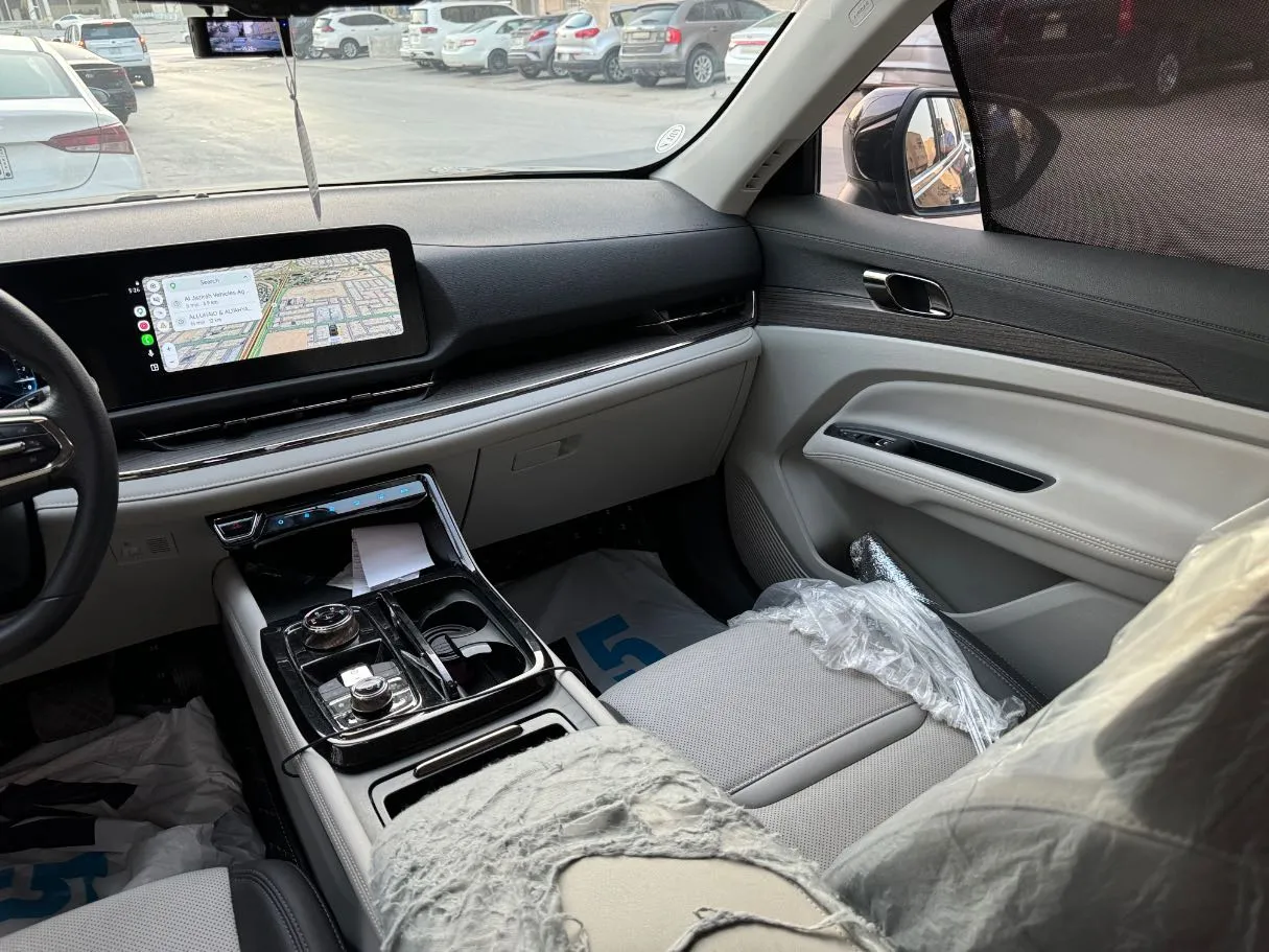 Car image 24