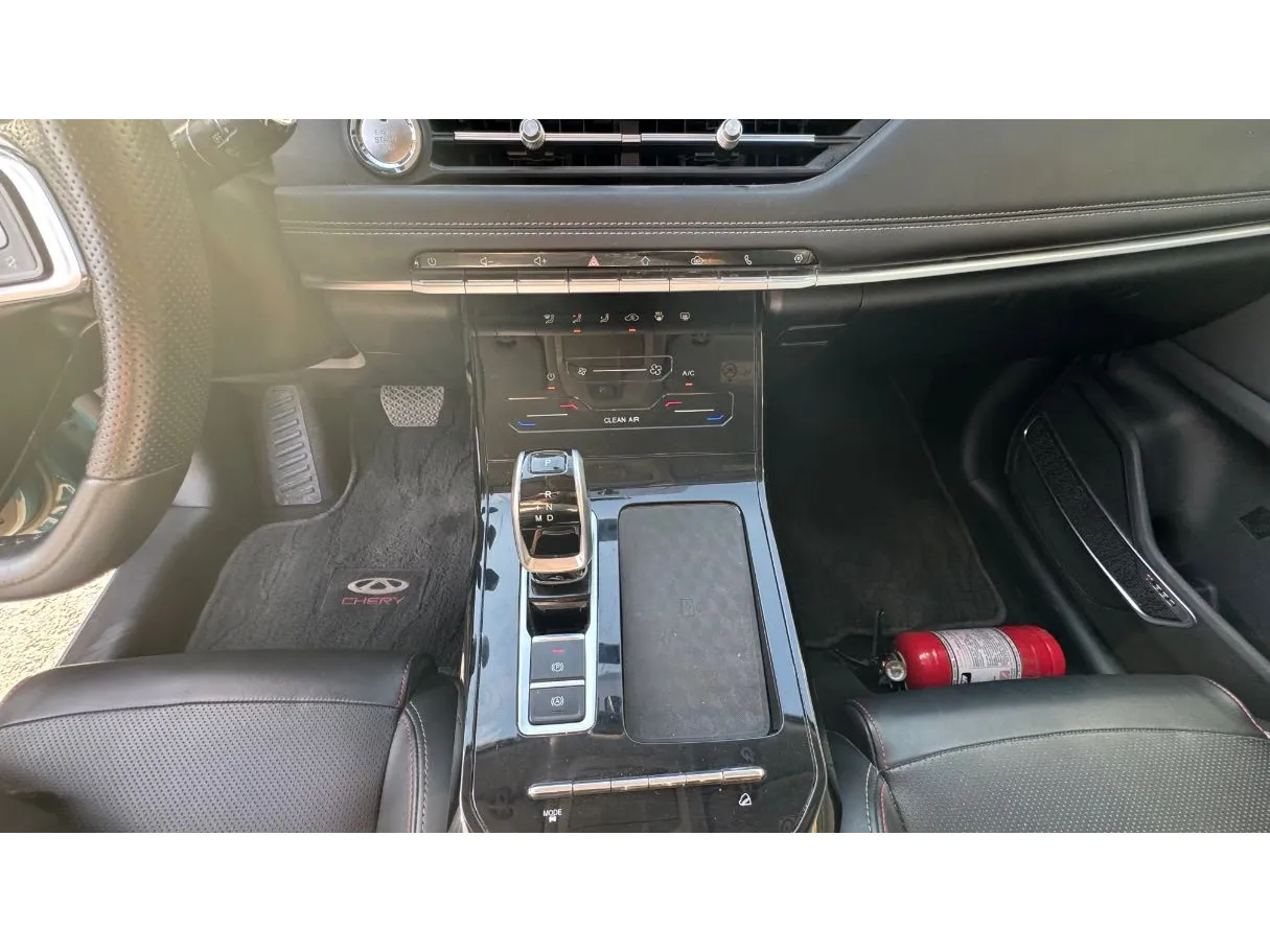 Car image 16