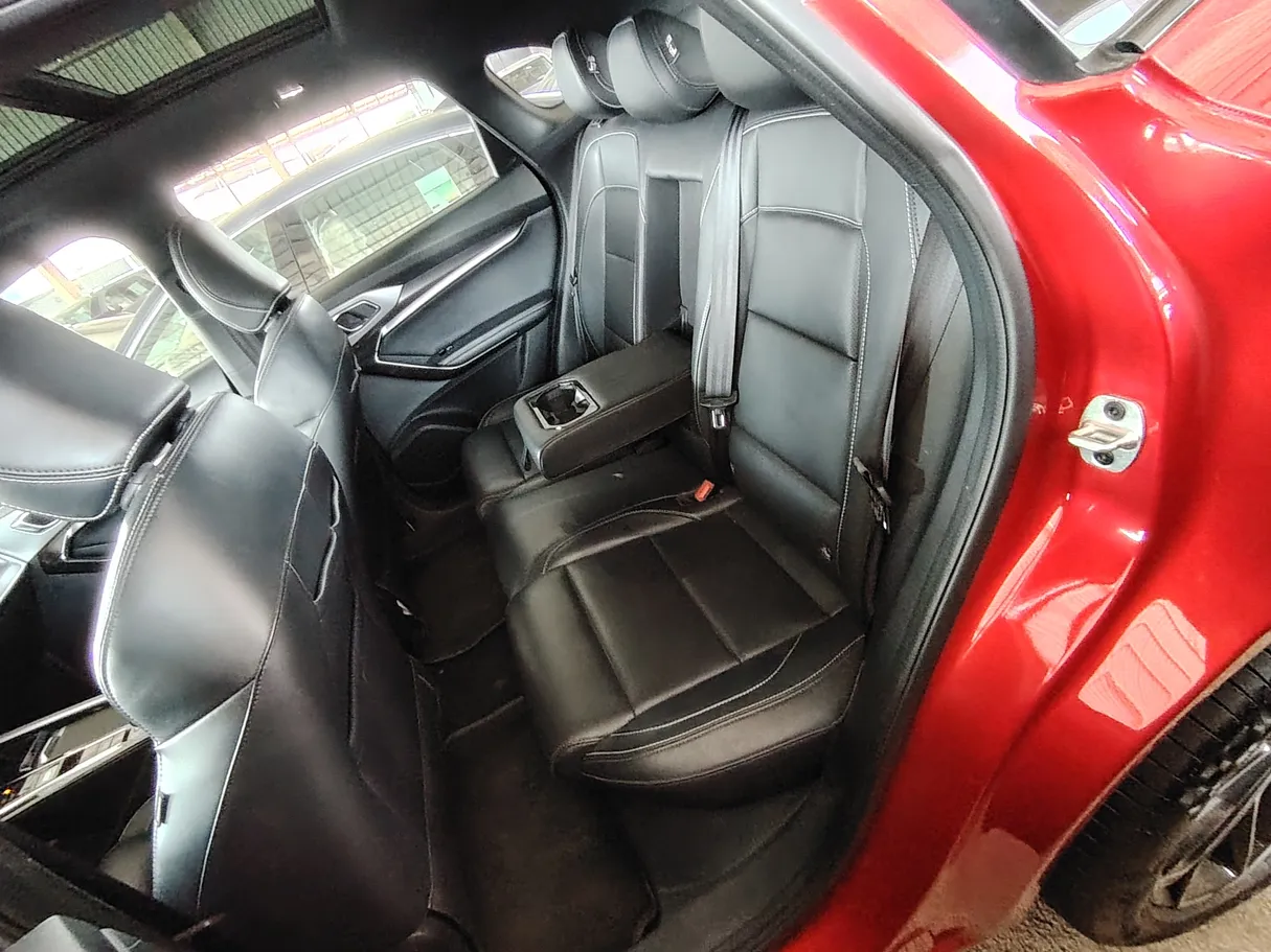 Car image 20