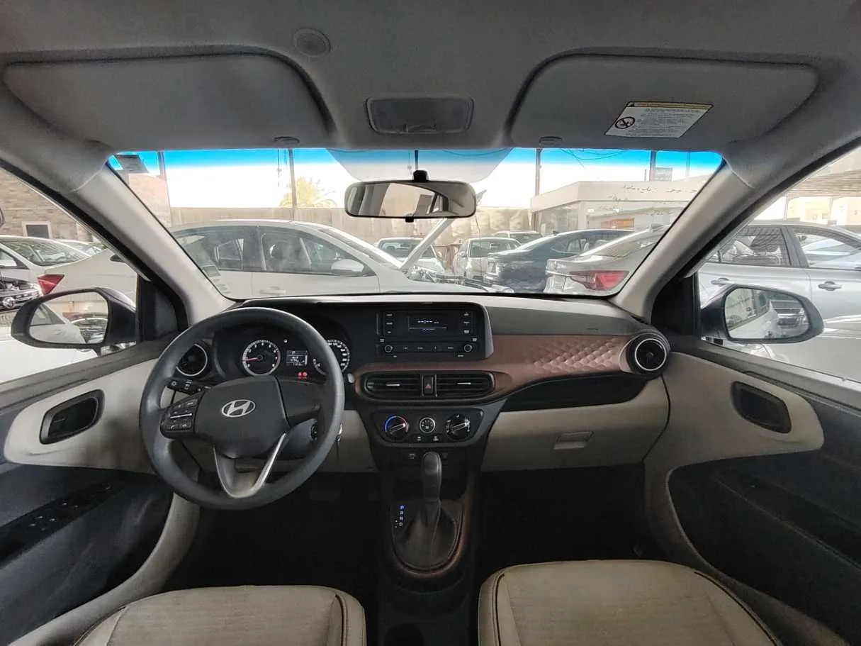 Car image 18