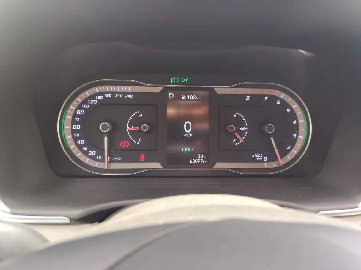 Car image 24