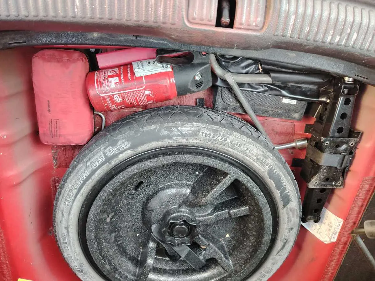 Car image 38