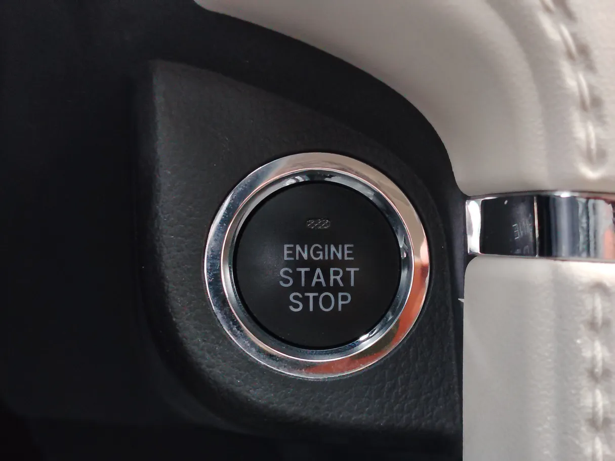 Car image 28