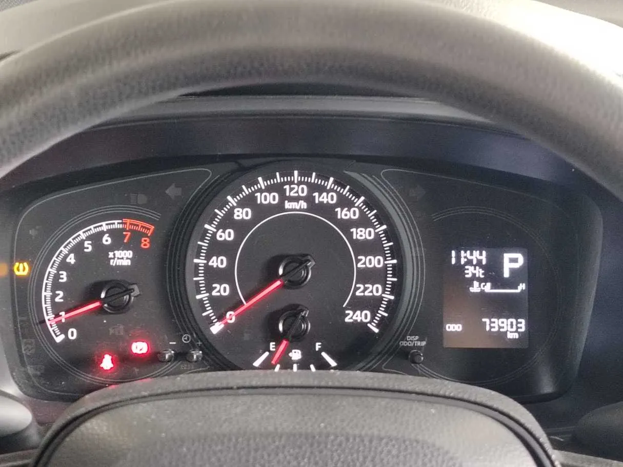 Car image 24
