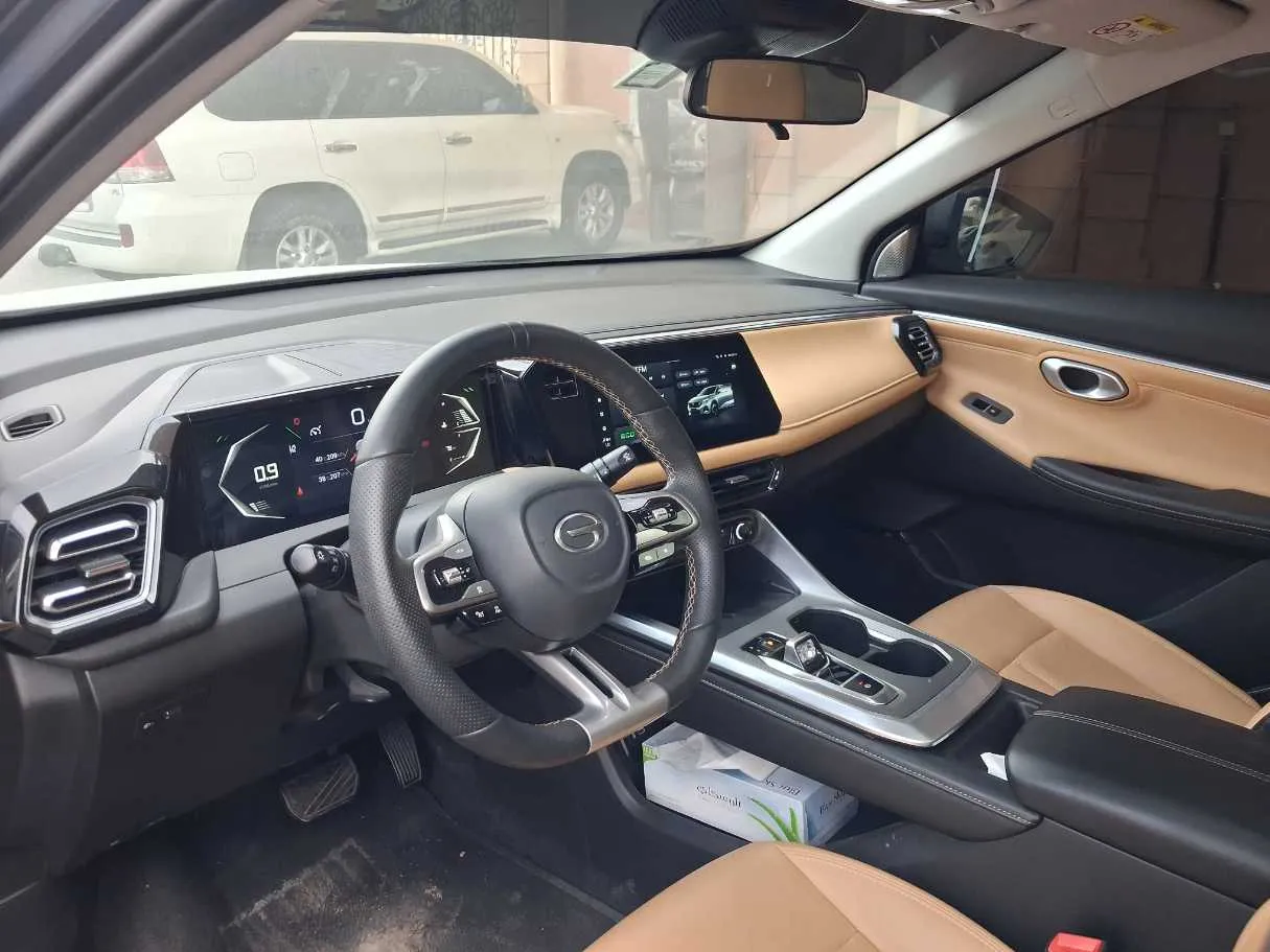 Car image 11