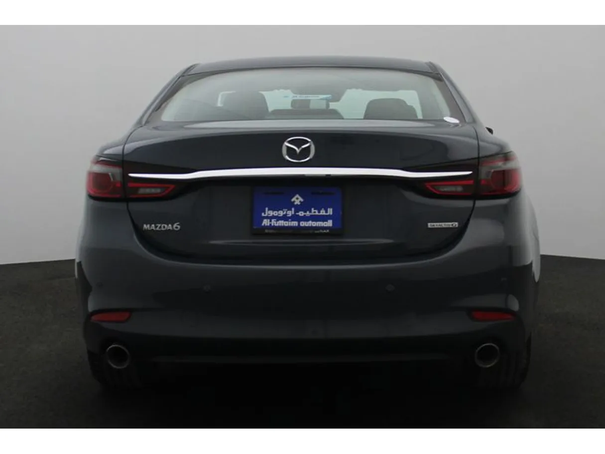 Car image 12