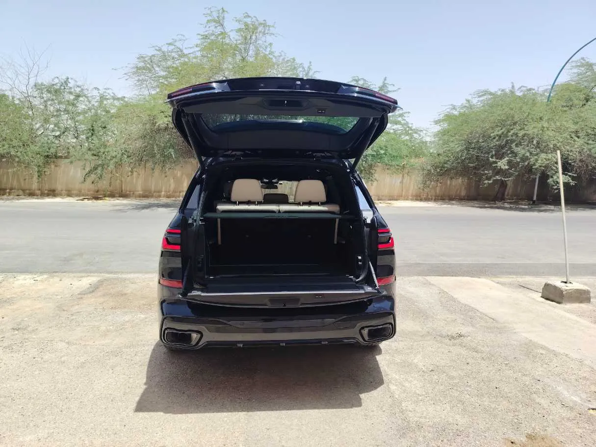 Car image 29