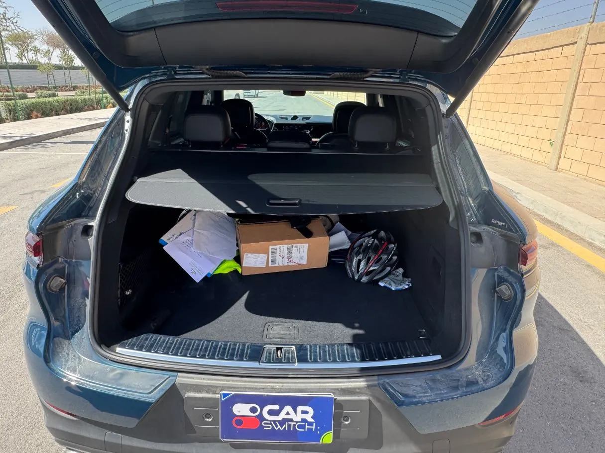 Car image 18