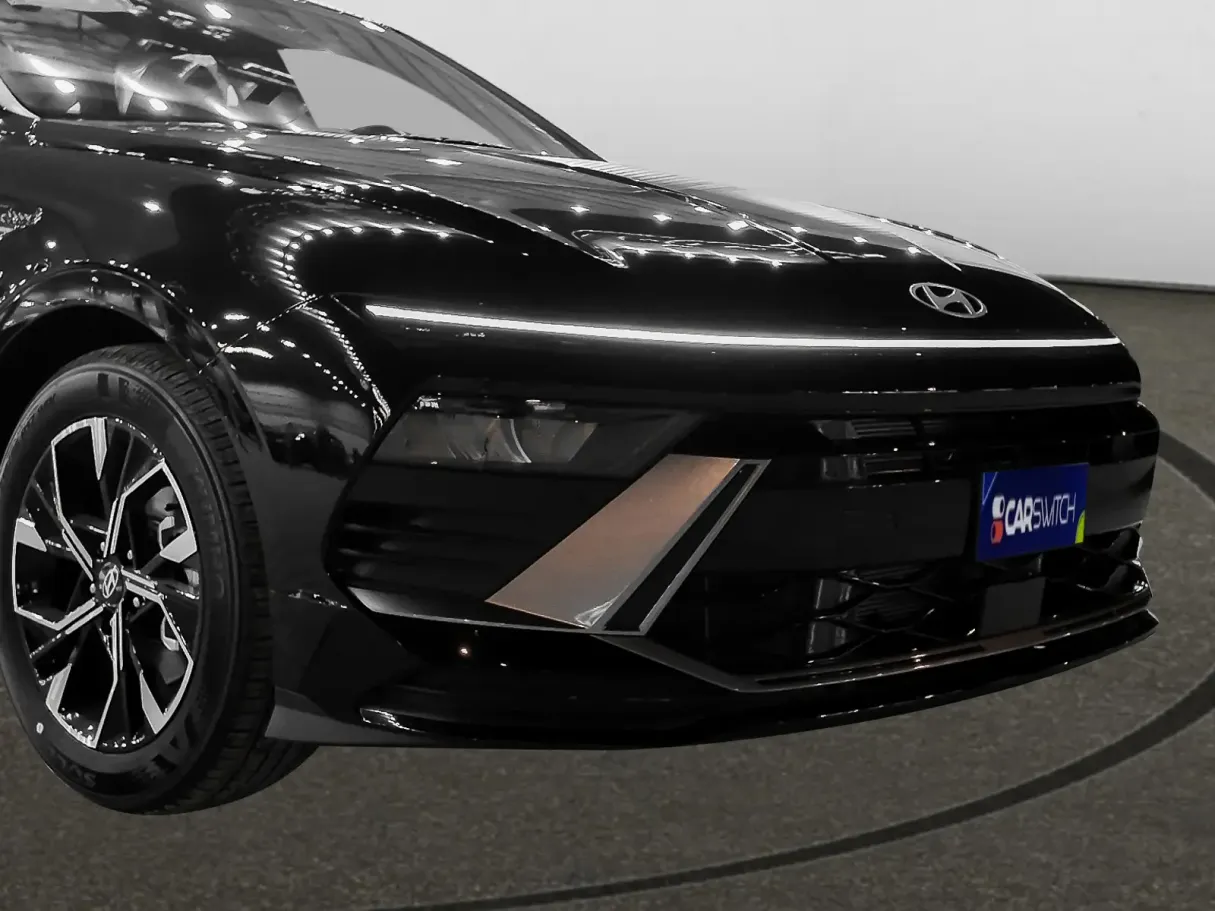 Car image 7