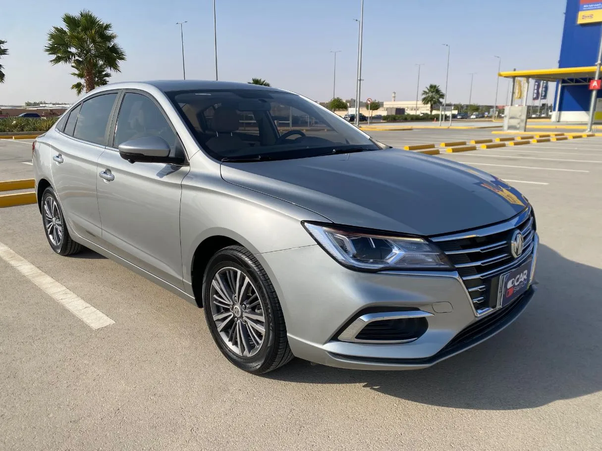 Car image 3