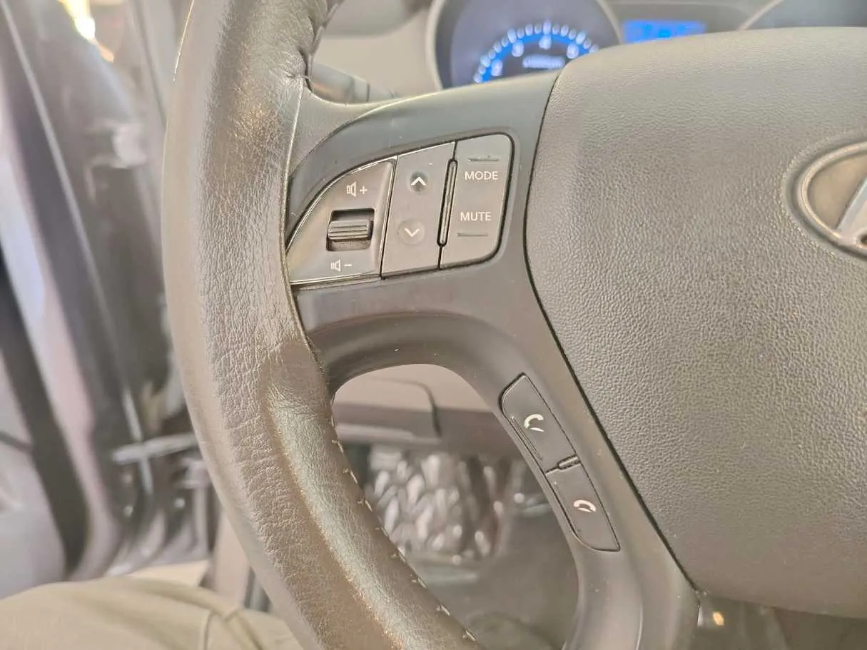 Car image 29