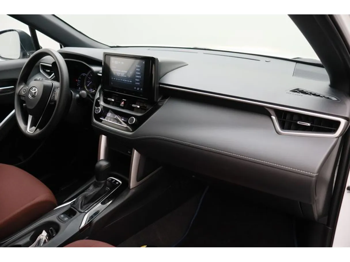 Car image 10