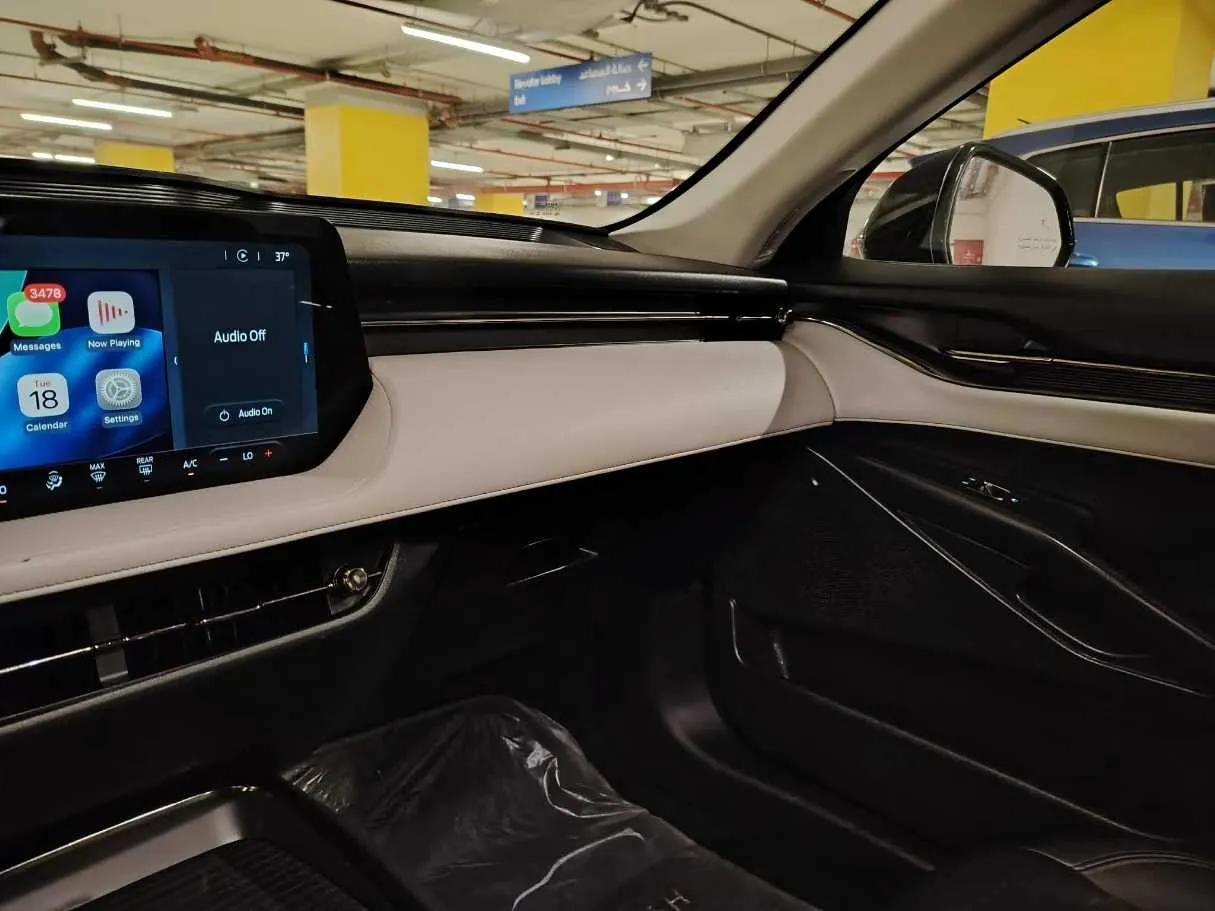 Car image 28