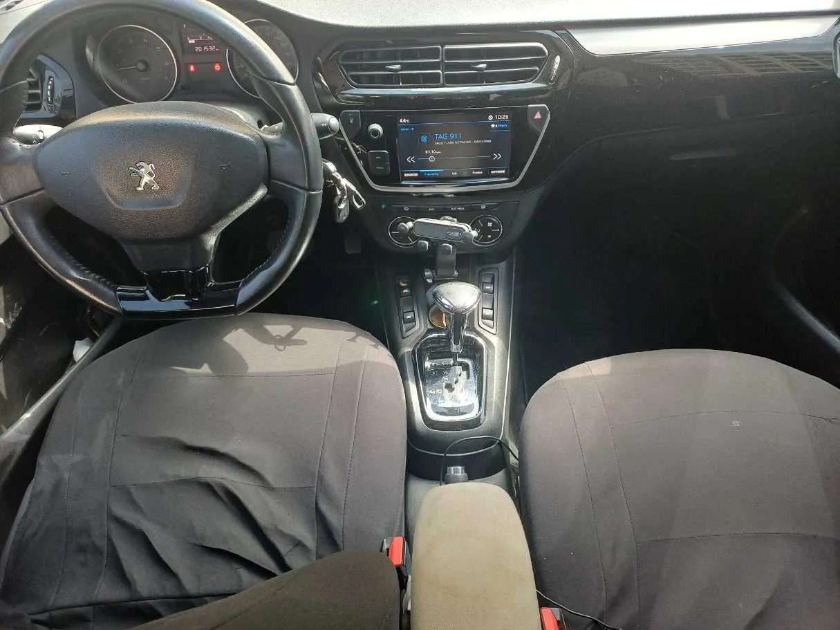Car image 16