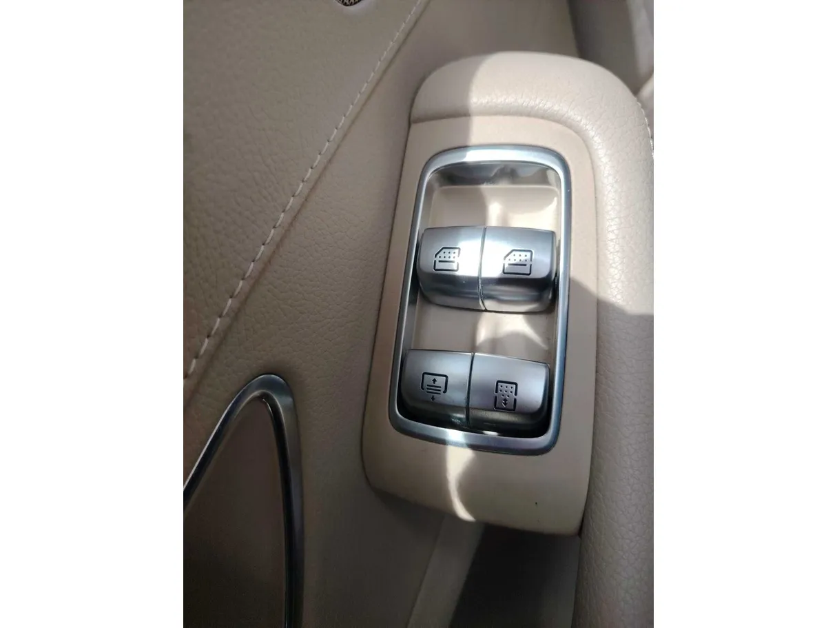 Car image 35