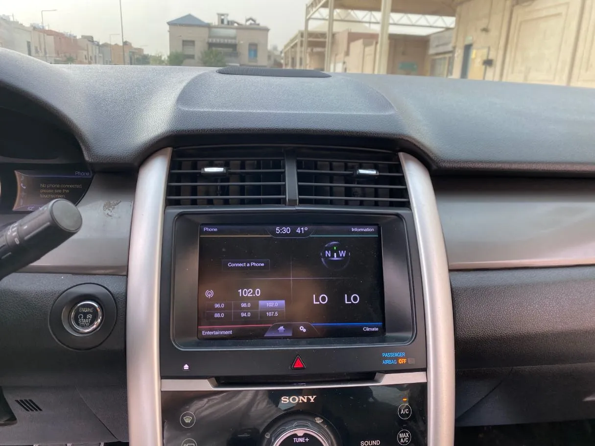 Car image 18