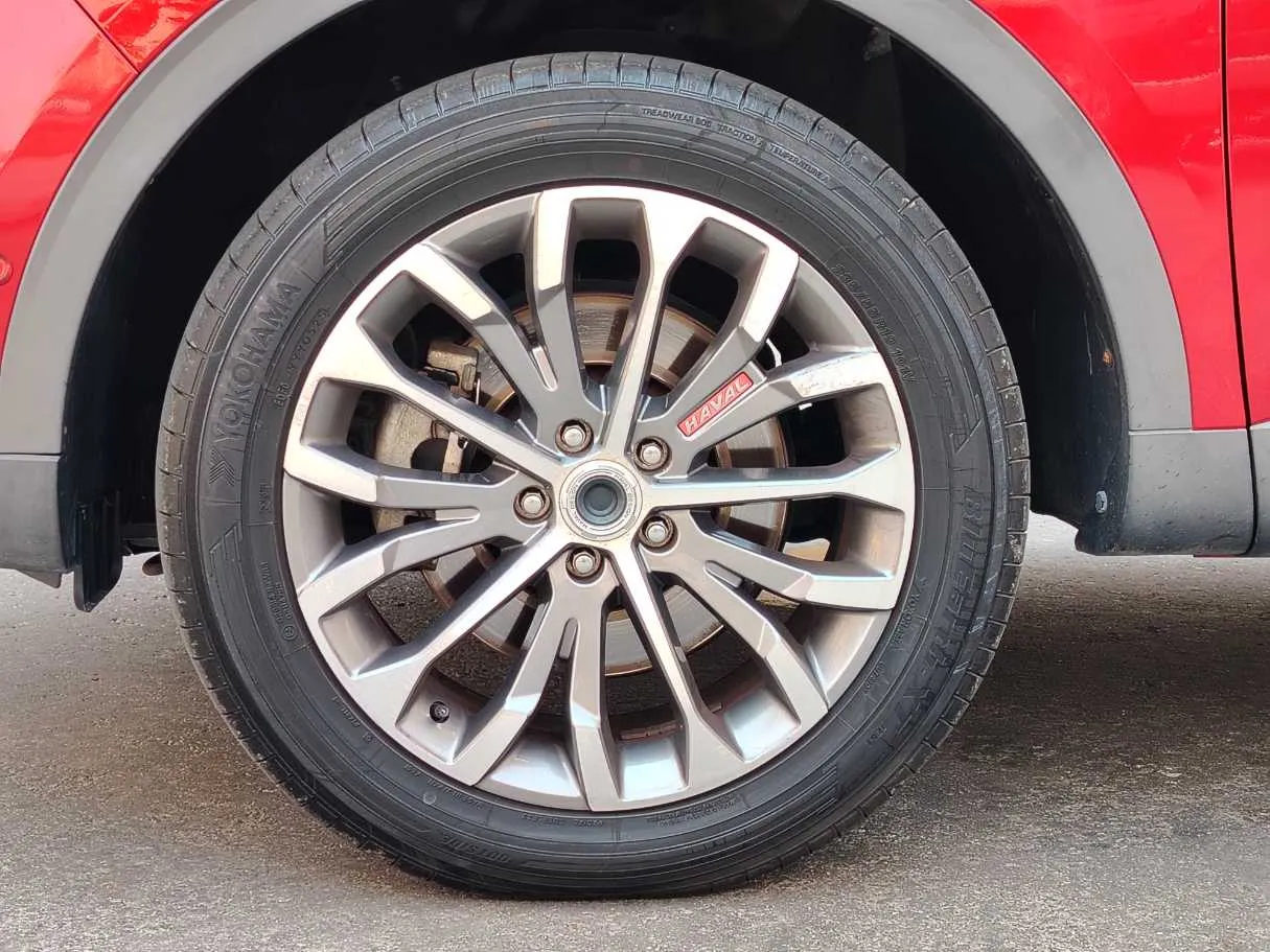 Car image 9