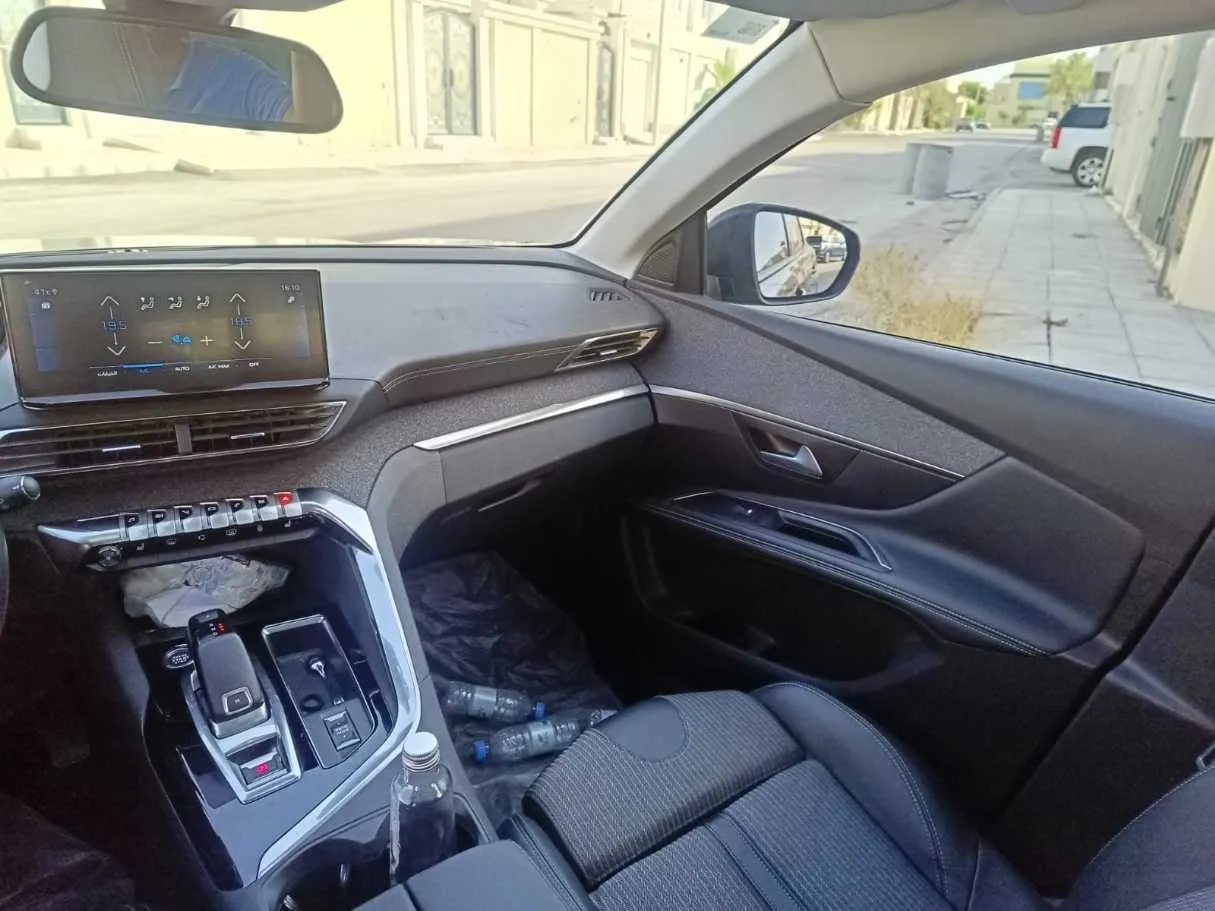 Car image 20