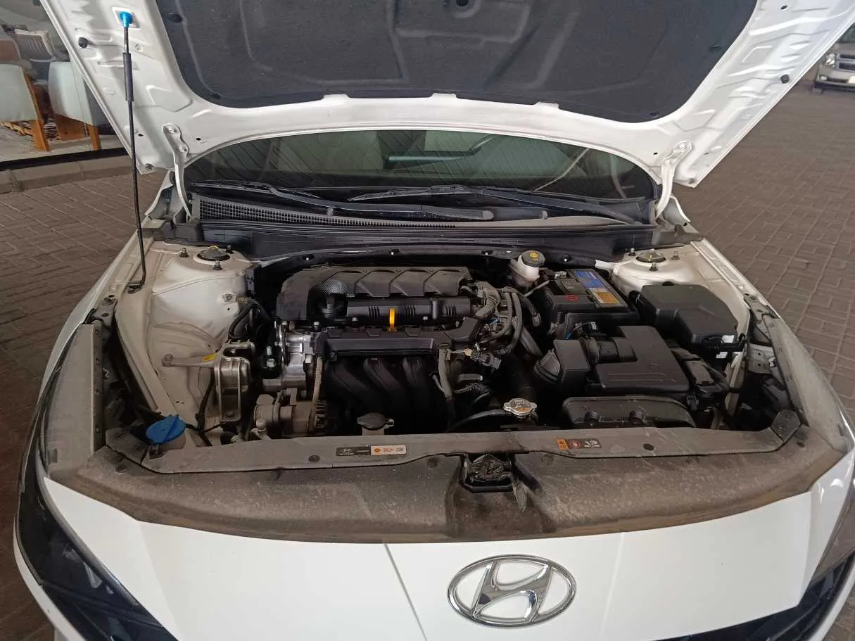 Car image 26