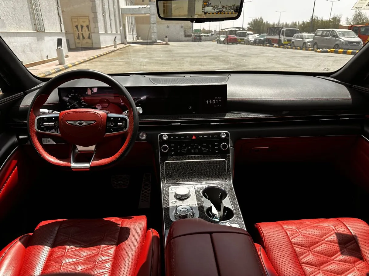 Car image 18