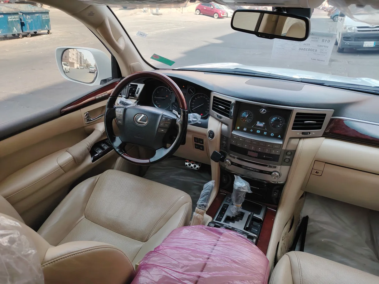 Car image 20