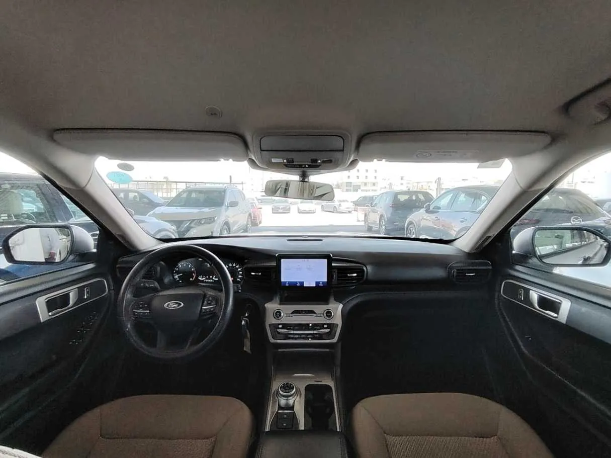 Car image 20