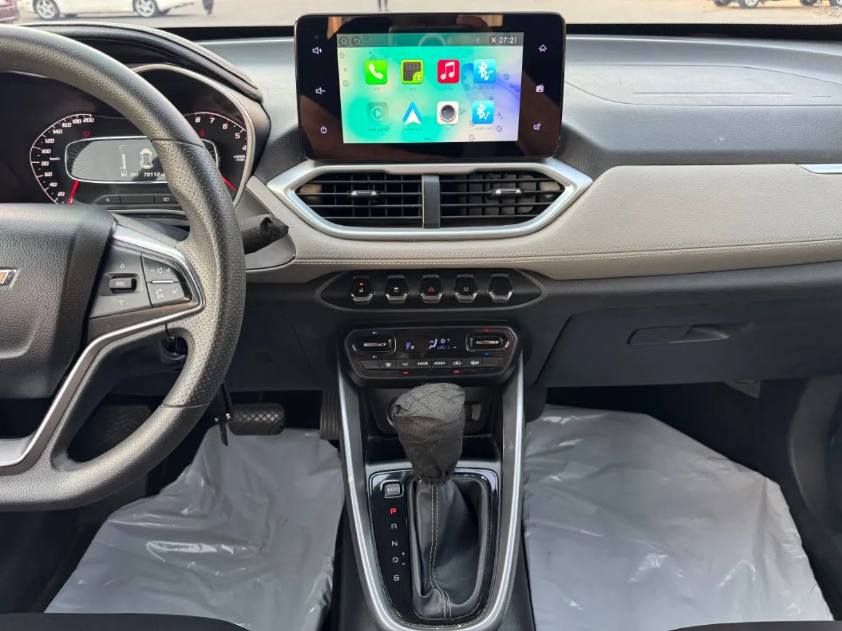 Car image 18