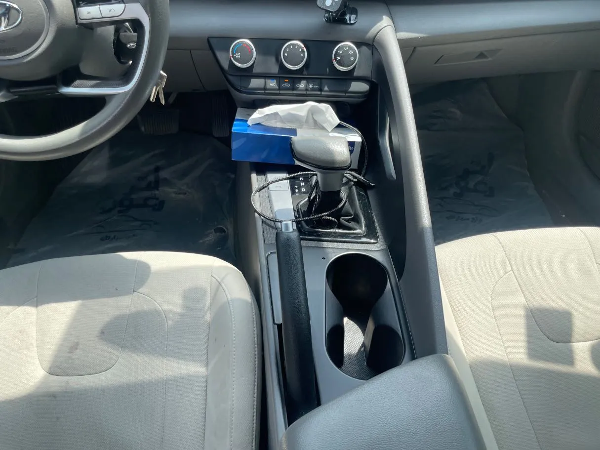 Car image 17