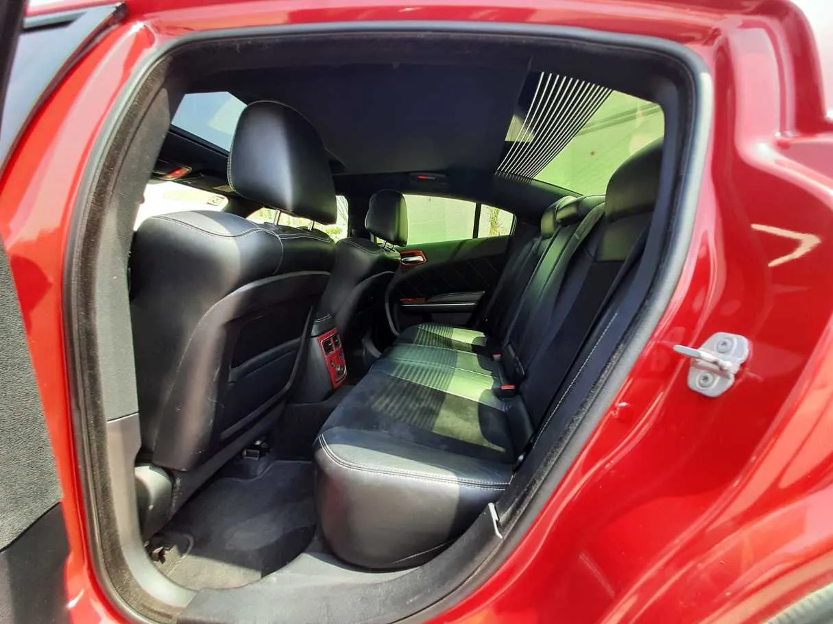 Car image 13