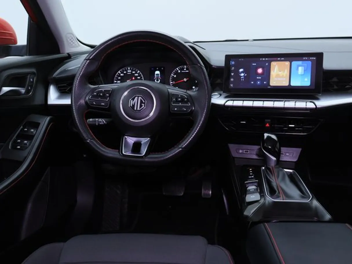 Car image 15