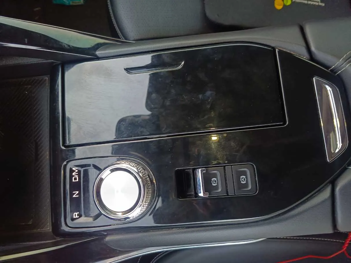 Car image 20