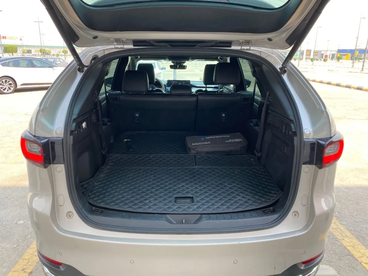 Car image 21
