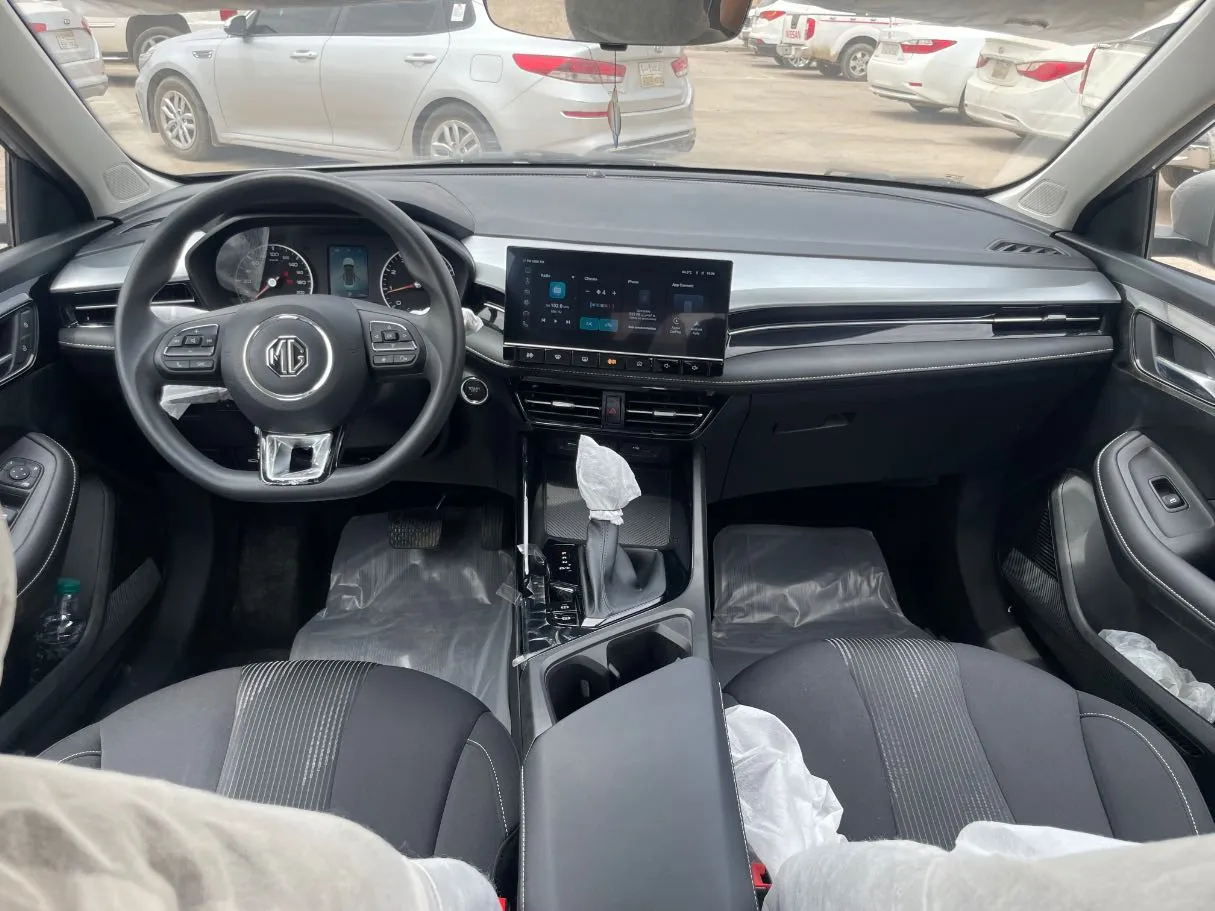 Car image 17