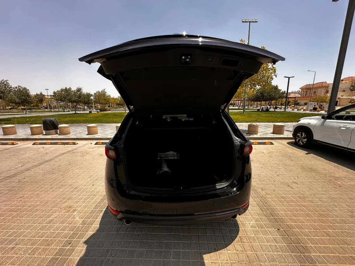 Car image 21