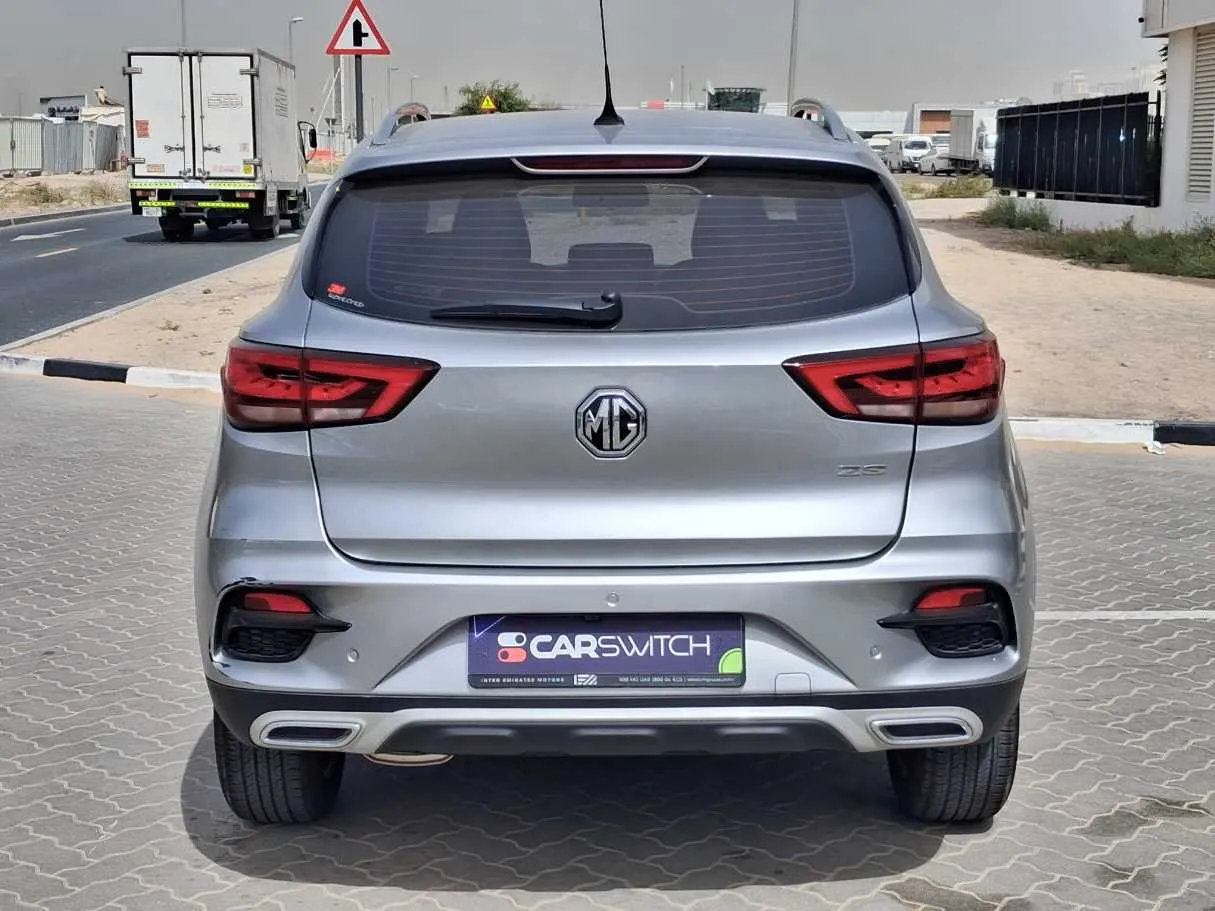 Car image 6