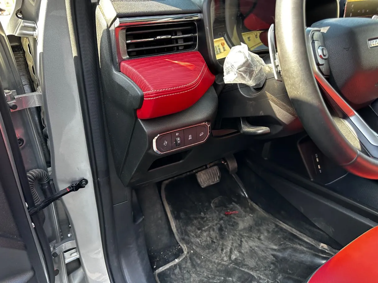 Car image 28