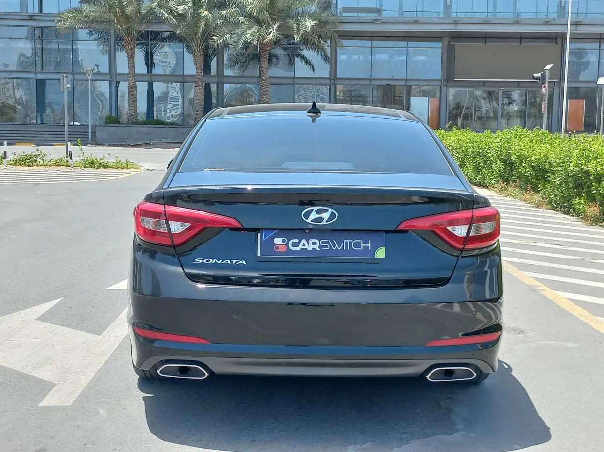 Car image 6