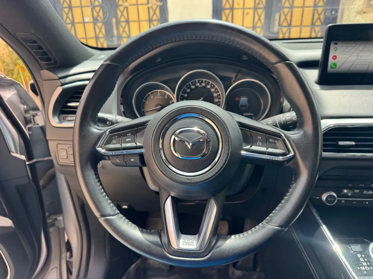Car image 18
