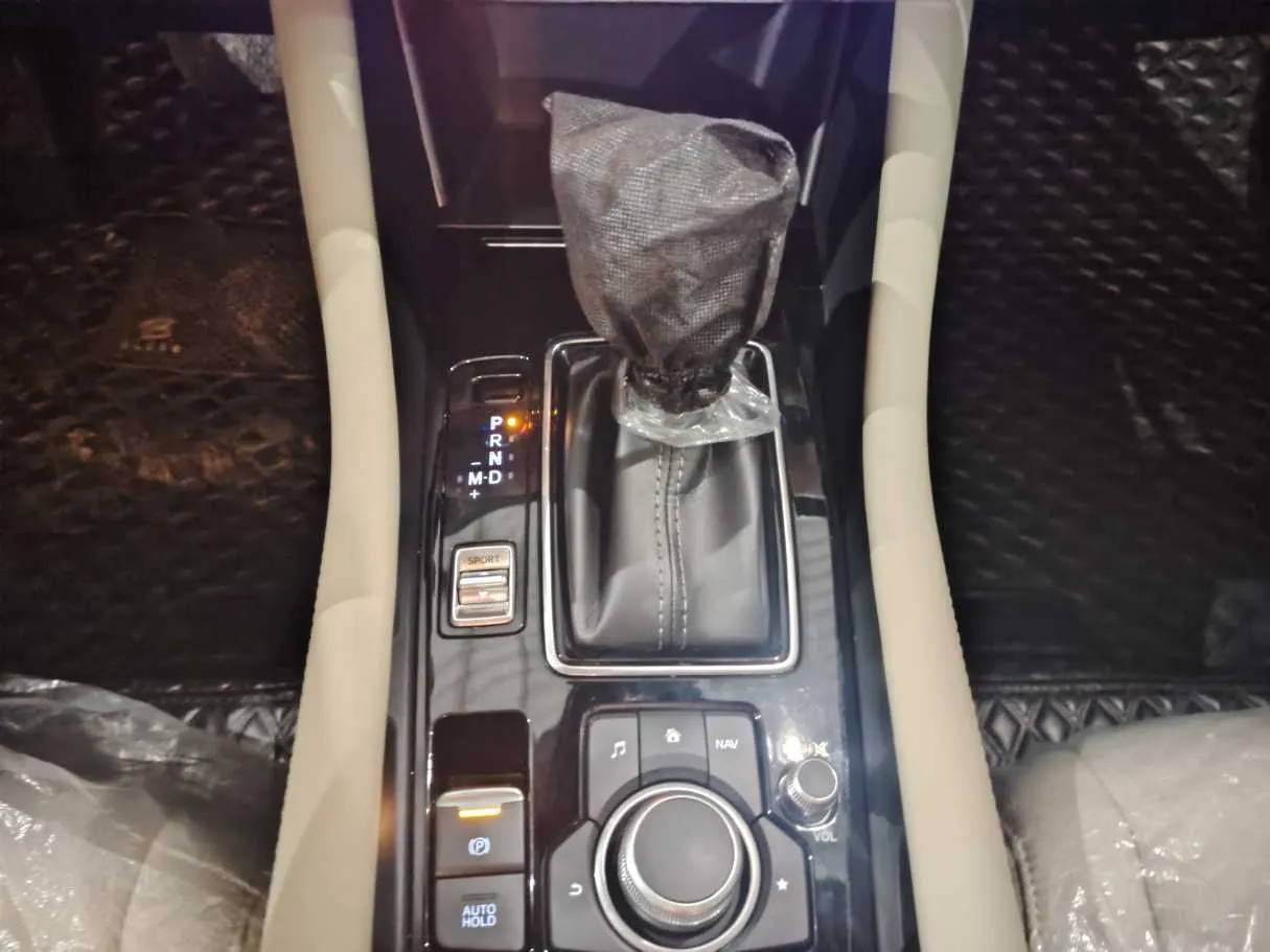 Car image 21