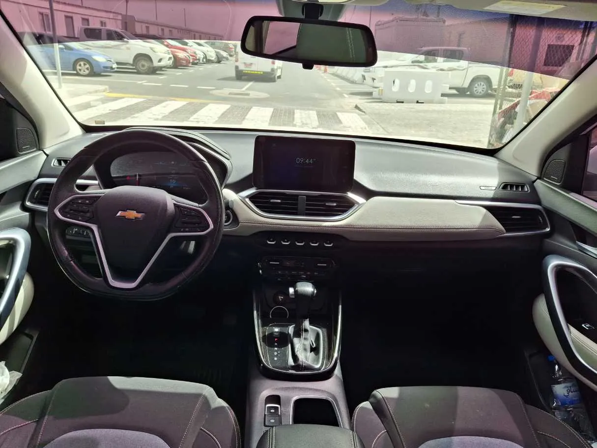 Car image 16