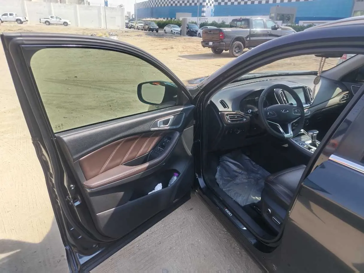 Car image 11