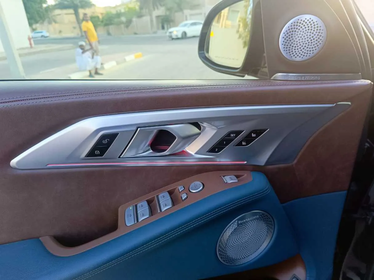 Car image 32